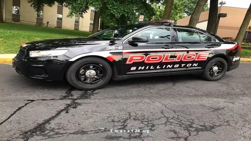 كلب يطلق النار على مالكه عن طريق الخطأ