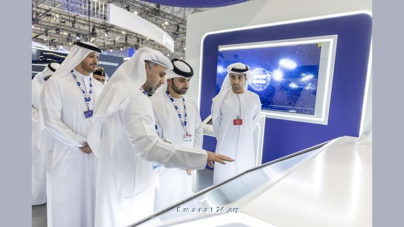 منصور بن محمد يبرز أهمية معرض دبي للطيران في تعزيز مكانة الإمارات بالعالم