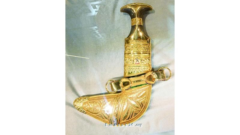 مقتنيات سالم الشعيبي تروي تاريخ الإمارات بحروف من ذهب مقتنيات سالم الشعيبي تروي تاريخ الإمارات بحروف من ذهب