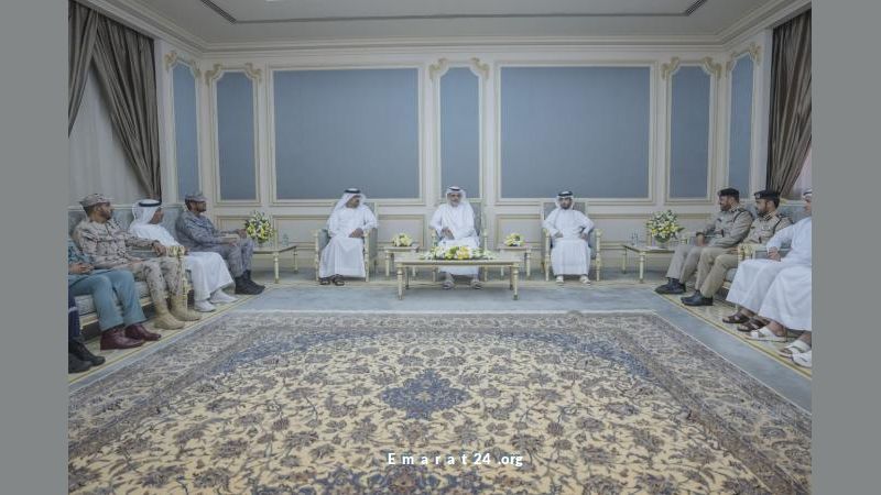 ولي عهد الشارقة يكرم الأبطال في إخماد حريق ميناء الحمرية ولي عهد الشارقة يكرم الأبطال في إخماد حريق ميناء الحمرية