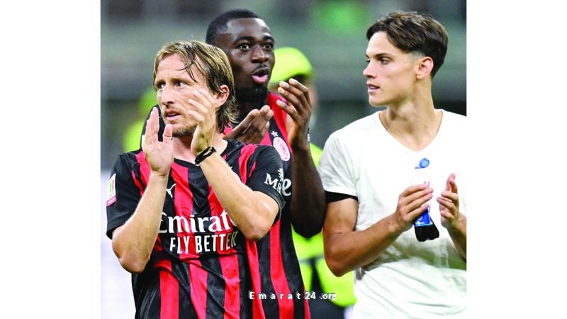 نابولي وإنتر ميلان ينافسان بقوة على لقب الدوري الإيطالي.