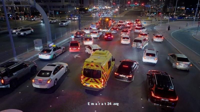 دليل تخليص الطريق لسيارات الطوارئ في الازدحام والدوارات دليل تخليص الطريق لسيارات الطوارئ في الازدحام والدوارات
