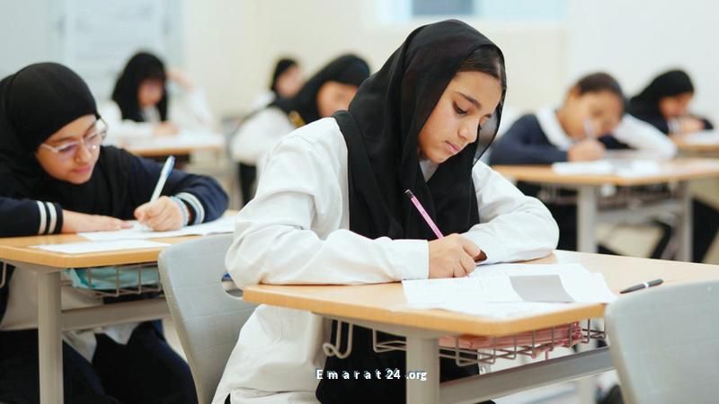 طلبة يؤكدون سهولة ووضوح أسئلة مادة الأحياء في الامتحان