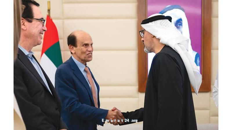 خالد بن محمد يبحث مع رئيس معهد ميلكن تعزيز الشراكات الاستراتيجية