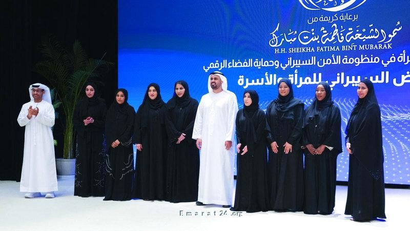 ذياب بن محمد يحتفل بتخريج الدفعة الثانية من برنامج تمكين المرأة السيبراني ذياب بن محمد يحتفل بتخريج الدفعة الثانية من برنامج تمكين المرأة السيبراني