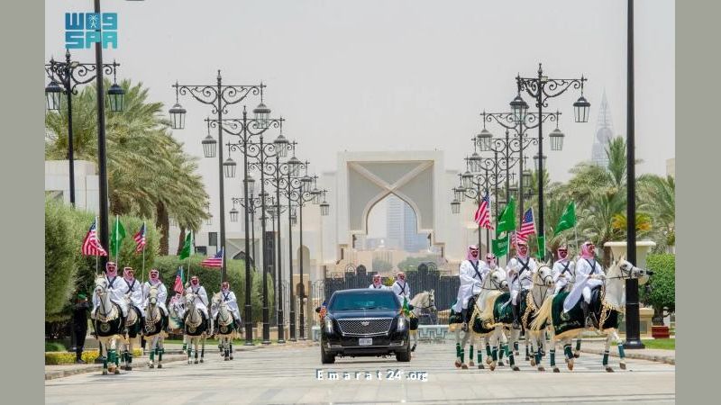 خيول عربية ترافق موكب ترامب في قصر اليمامة: شاهد الفيديو خيول عربية ترافق موكب ترامب في قصر اليمامة: شاهد الفيديو