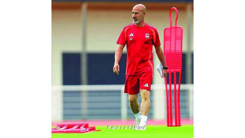 شنيشل يؤكد: منتخب الإمارات يمتلك فرصة قوية للتأهل لكأس العالم 2026 شنيشل يؤكد: منتخب الإمارات يمتلك فرصة قوية للتأهل لكأس العالم 2026