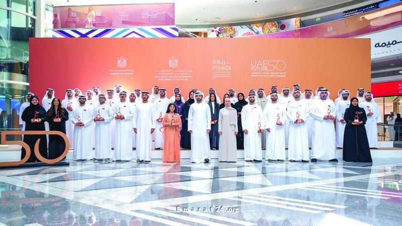 حمدان بن محمد: الإماراتيون يقودون الطريق لنشر تجربتنا الوطنية عالميًا حمدان بن محمد: الإماراتيون يقودون الطريق لنشر تجربتنا الوطنية عالميًا