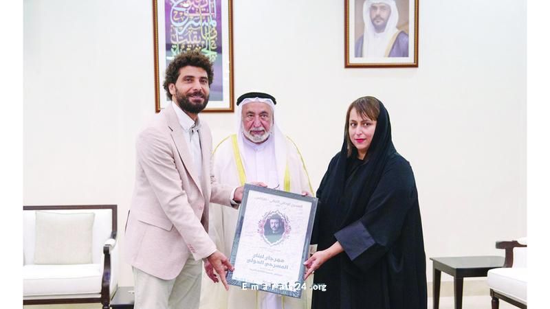 سلطان القاسمي يقود اجتماع أمناء أكاديمية الشارقة للفنون الأدائية سلطان القاسمي يقود اجتماع أمناء أكاديمية الشارقة للفنون الأدائية
