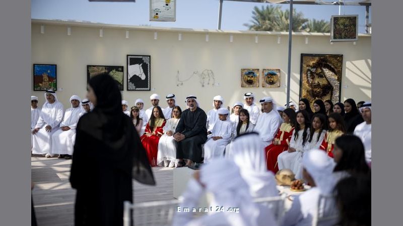 خالد بن محمد بن زايد يتفقد معرض وطني إبداعي للطلاب بمتحف اللوفر أبوظبي