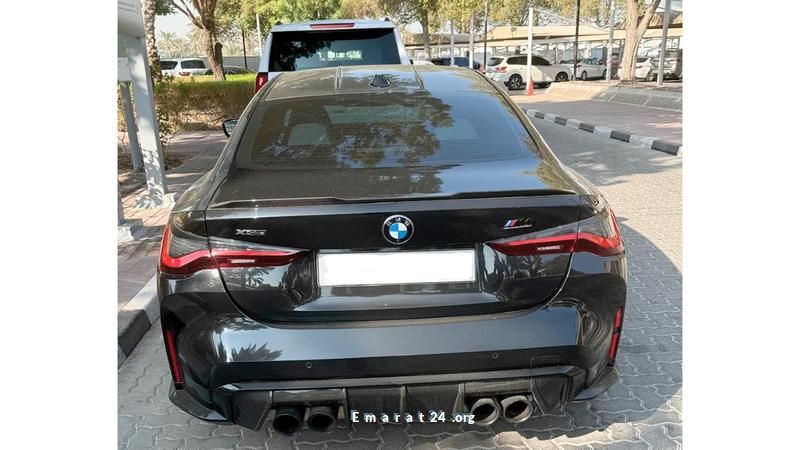 سائح يواجه العقوبة في دبي لاستعراضه الخطير بالسيارة