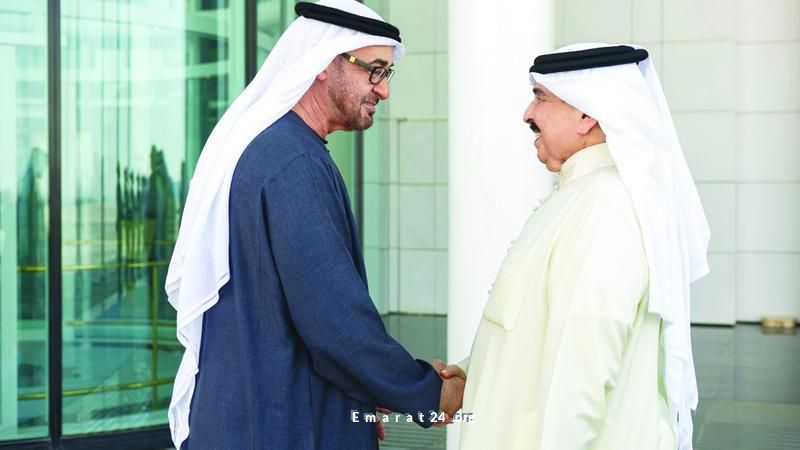 رئيس الدولة يودّع ملك البحرين عند مغادرته البلاد رئيس الدولة يودّع ملك البحرين عند مغادرته البلاد