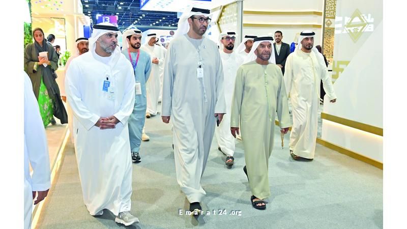 سرور بن محمد يتفقد معرض صنع في الإمارات 2025 سرور بن محمد يتفقد معرض صنع في الإمارات 2025