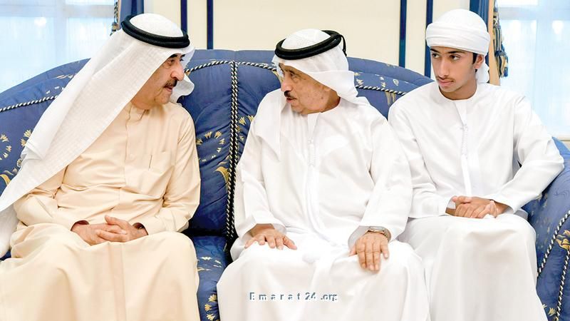 حاكم أم القيوين يشارك في عزاء الراحل أسامة الشعفار