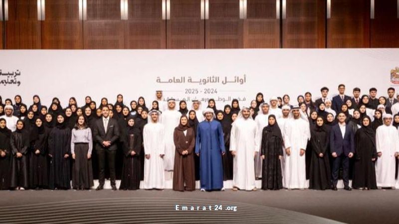 تكريم عبدالله بن زايد لأوائل الثانوية العامة في الإمارات تكريم عبدالله بن زايد لأوائل الثانوية العامة في الإمارات
