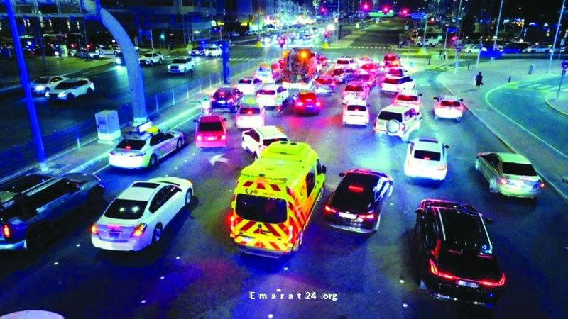 شرطة أبوظبي: الالتزام بإفساح الطريق لمركبات الطوارئ واجب على السائقين شرطة أبوظبي: الالتزام بإفساح الطريق لمركبات الطوارئ واجب على السائقين