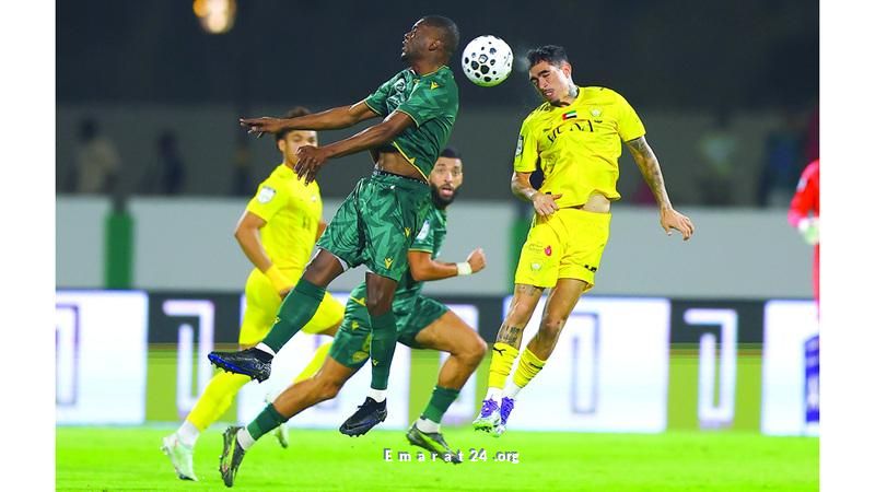 الحارس راشد سهيل ينقذ خورفكان ويحقق التعادل أمام الوصل الحارس راشد سهيل ينقذ خورفكان ويحقق التعادل أمام الوصل