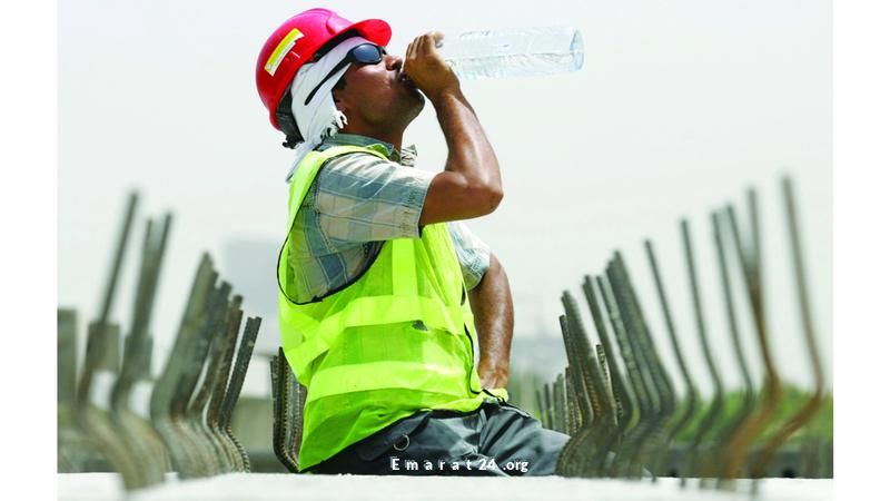 حظر العمل تحت أشعة الشمس يبدأ غداً لتأمين سلامة العمال